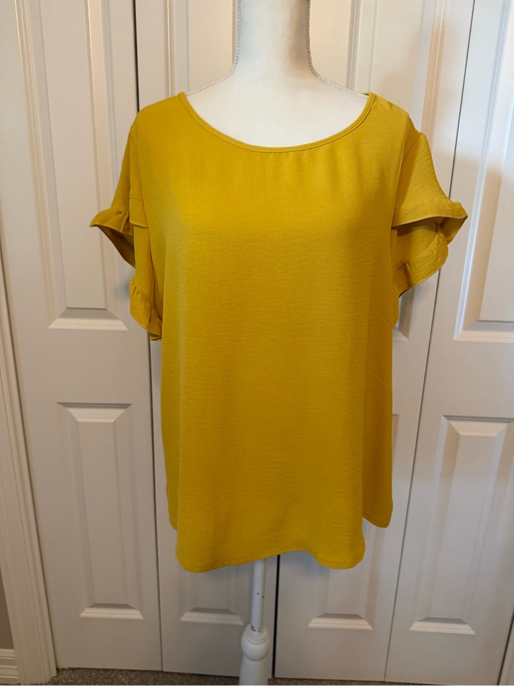 SHEIN Curve Mustard Ruffle Short Sleeve Scoop Neck Top Size 1XL GUC